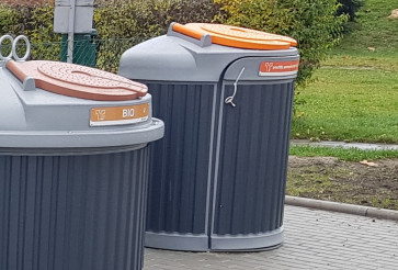 Semi bin containers